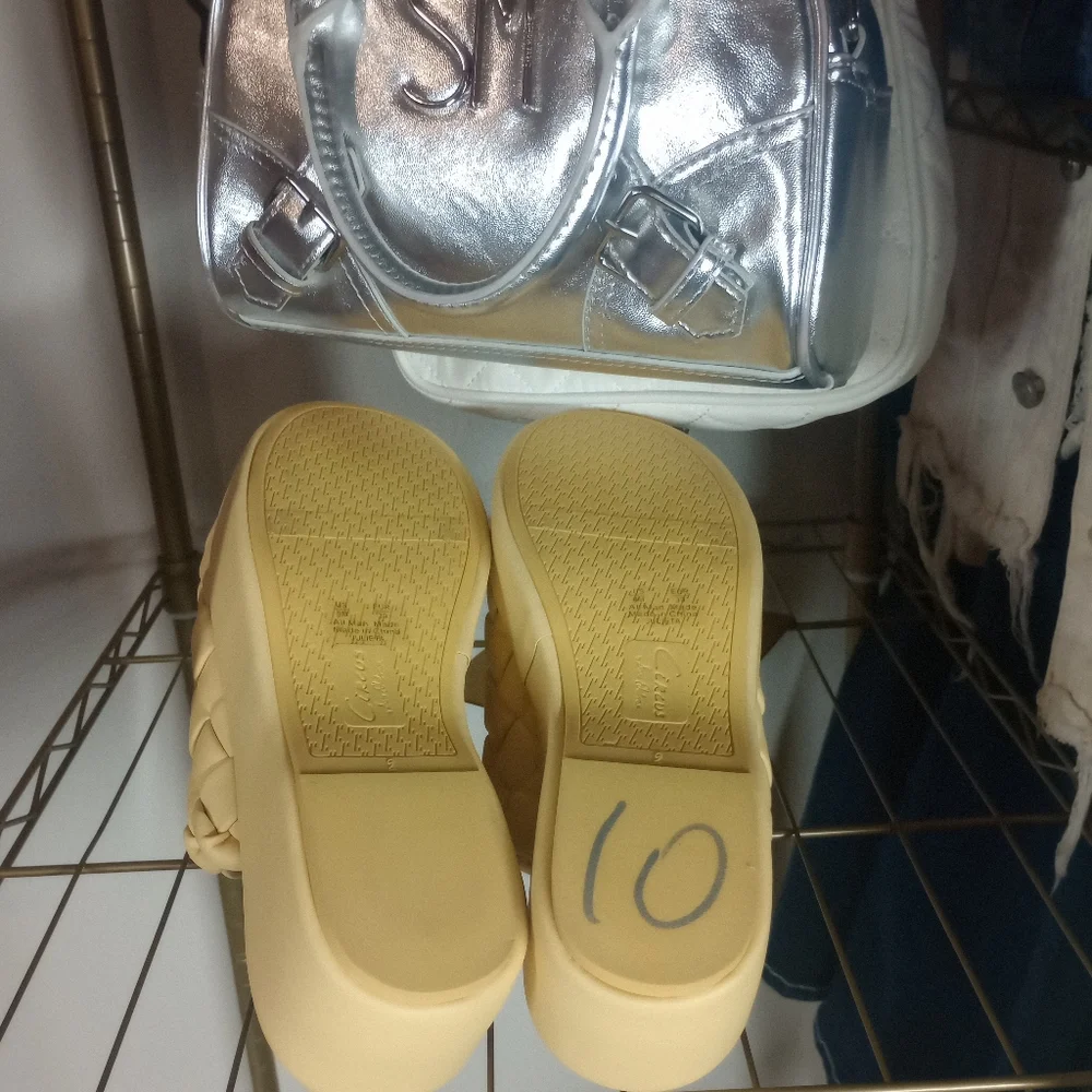 Shoes. Circus by Sam Edelman. Size: 9. Color: Butter Yellow. NWT. - Picture 7 of 7